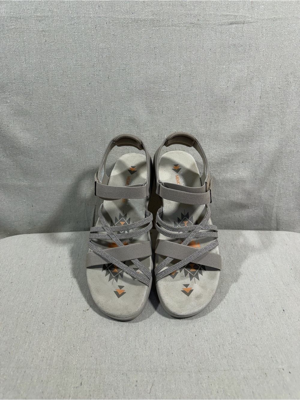 Skechers Women's Light Gray Strappy Comfort Sandals size 8